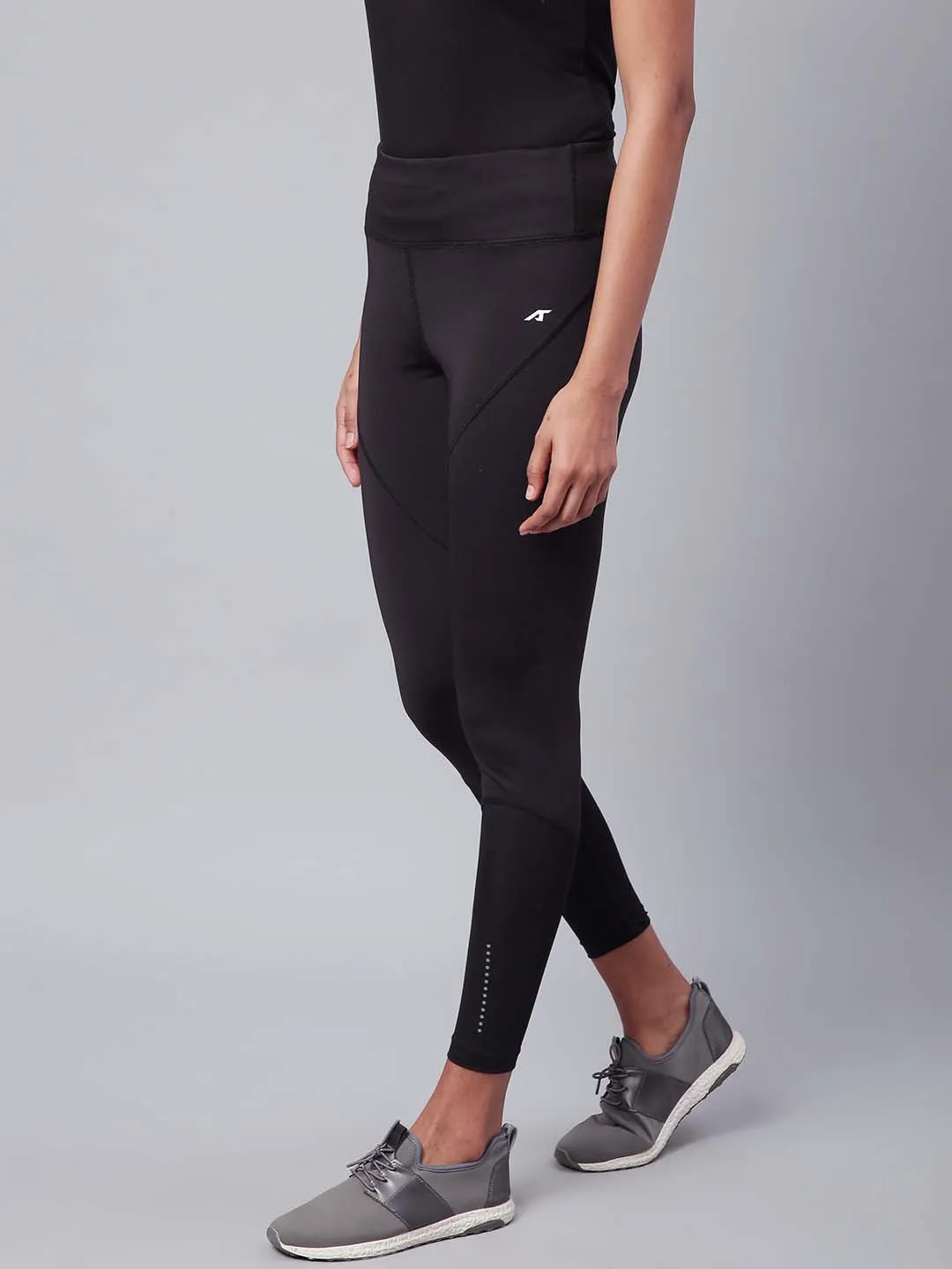 Alcis Women Black Drytech  Solid Cropped Training Tights
