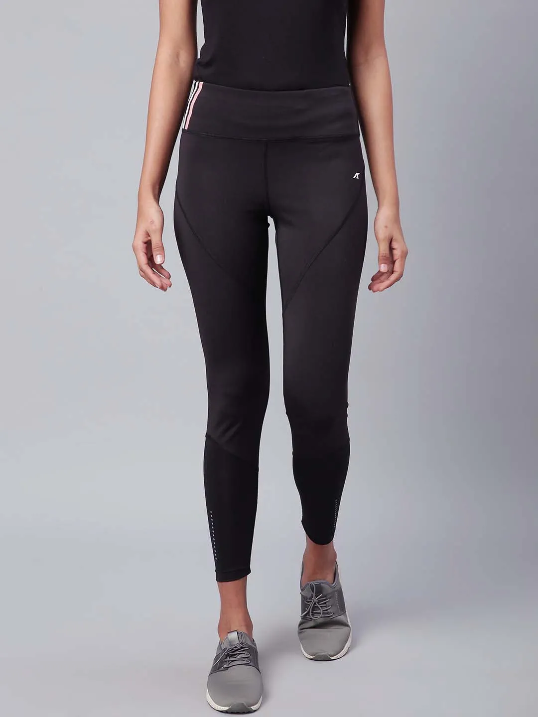 Alcis Women Black Drytech  Solid Cropped Training Tights