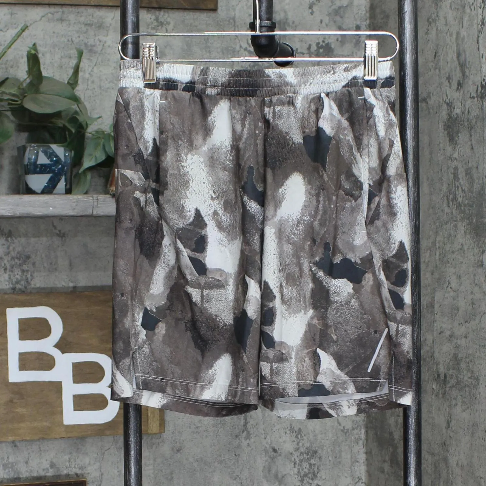 All in Motion Mens Unlined Woven Running Shorts 165f145ec1dd23 Brown Camo S