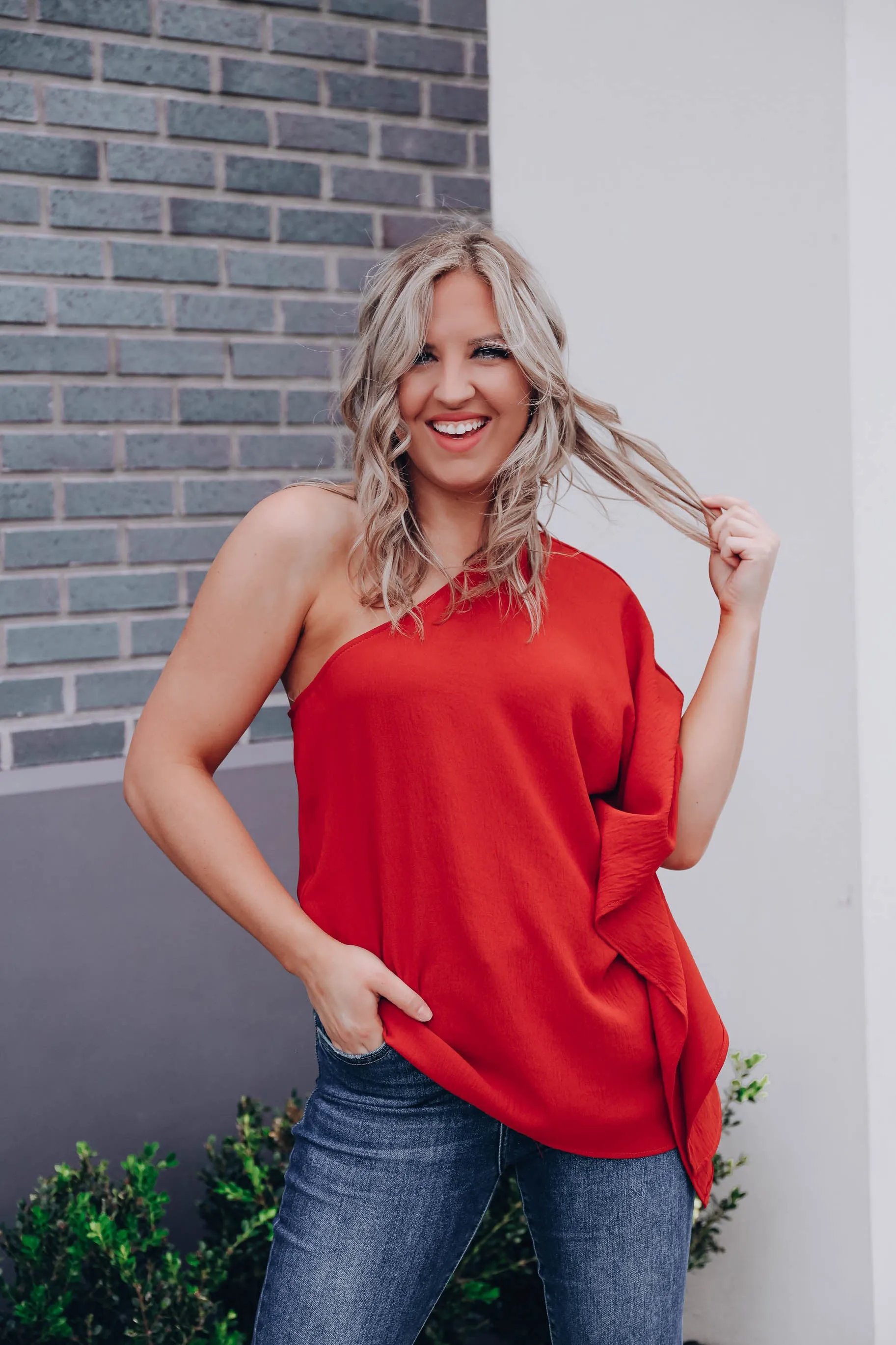 Cara Crepe One Shoulder Top - Rust