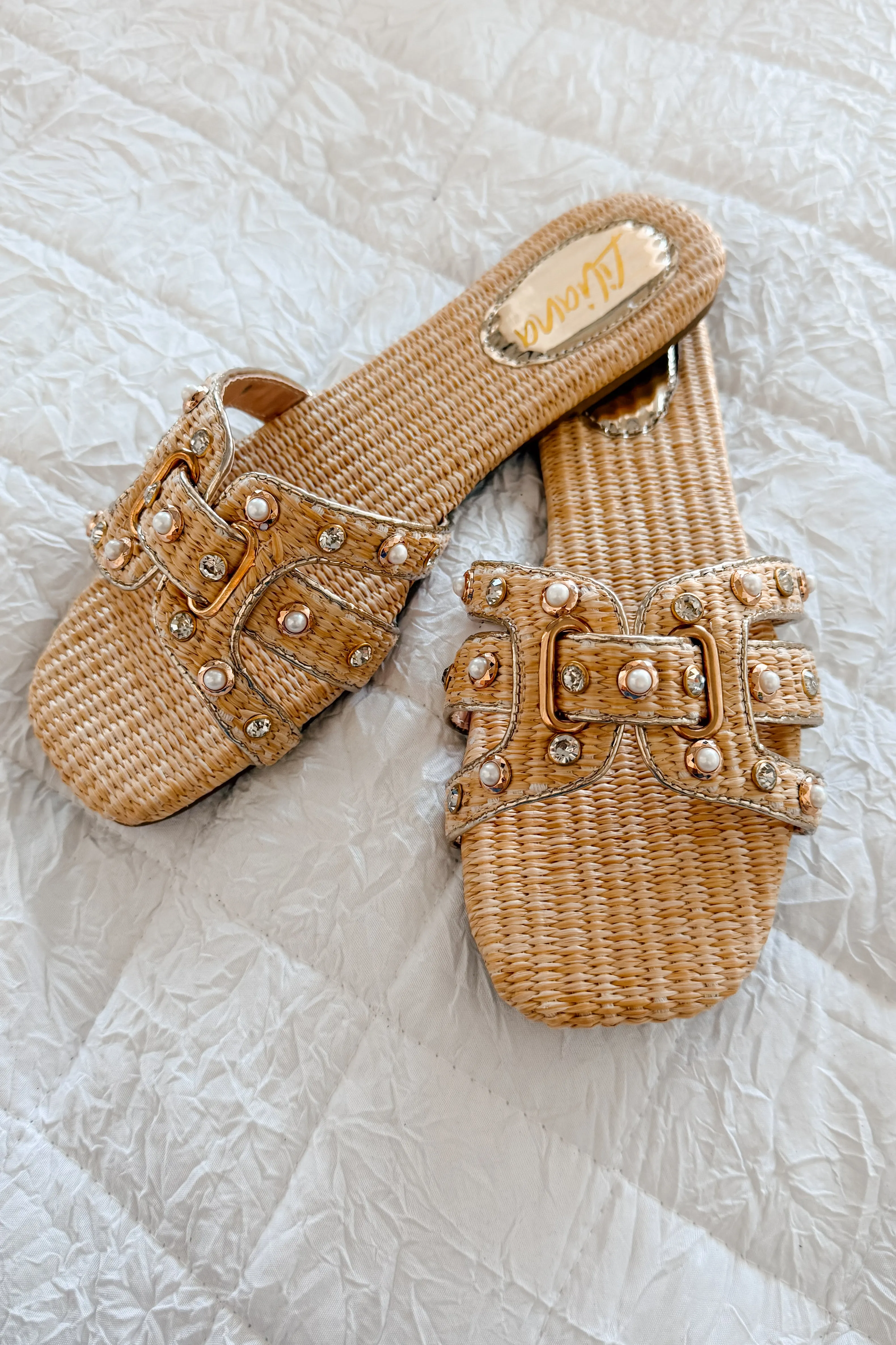 Edge Meets Effortless H Cut Flat Sandals (Natural)