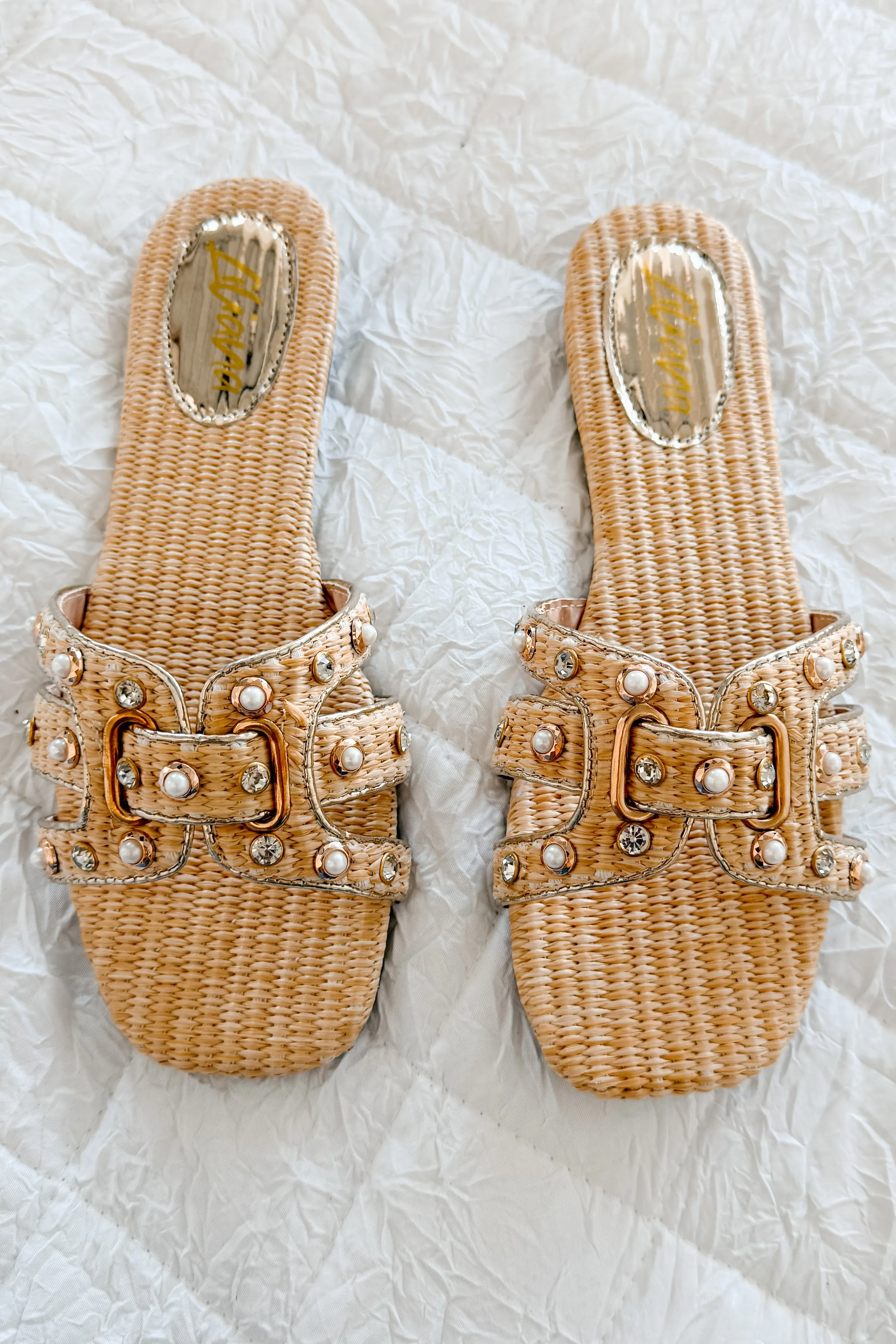 Edge Meets Effortless H Cut Flat Sandals (Natural)