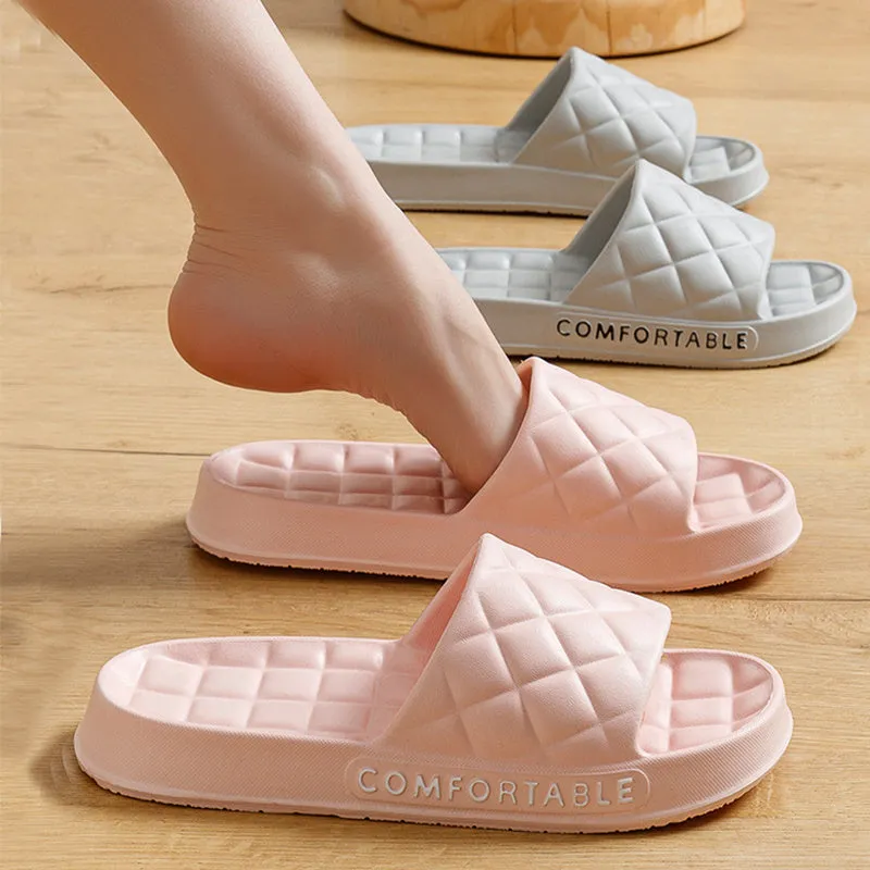 Gavin – Soft Slippers with Checkered Pattern