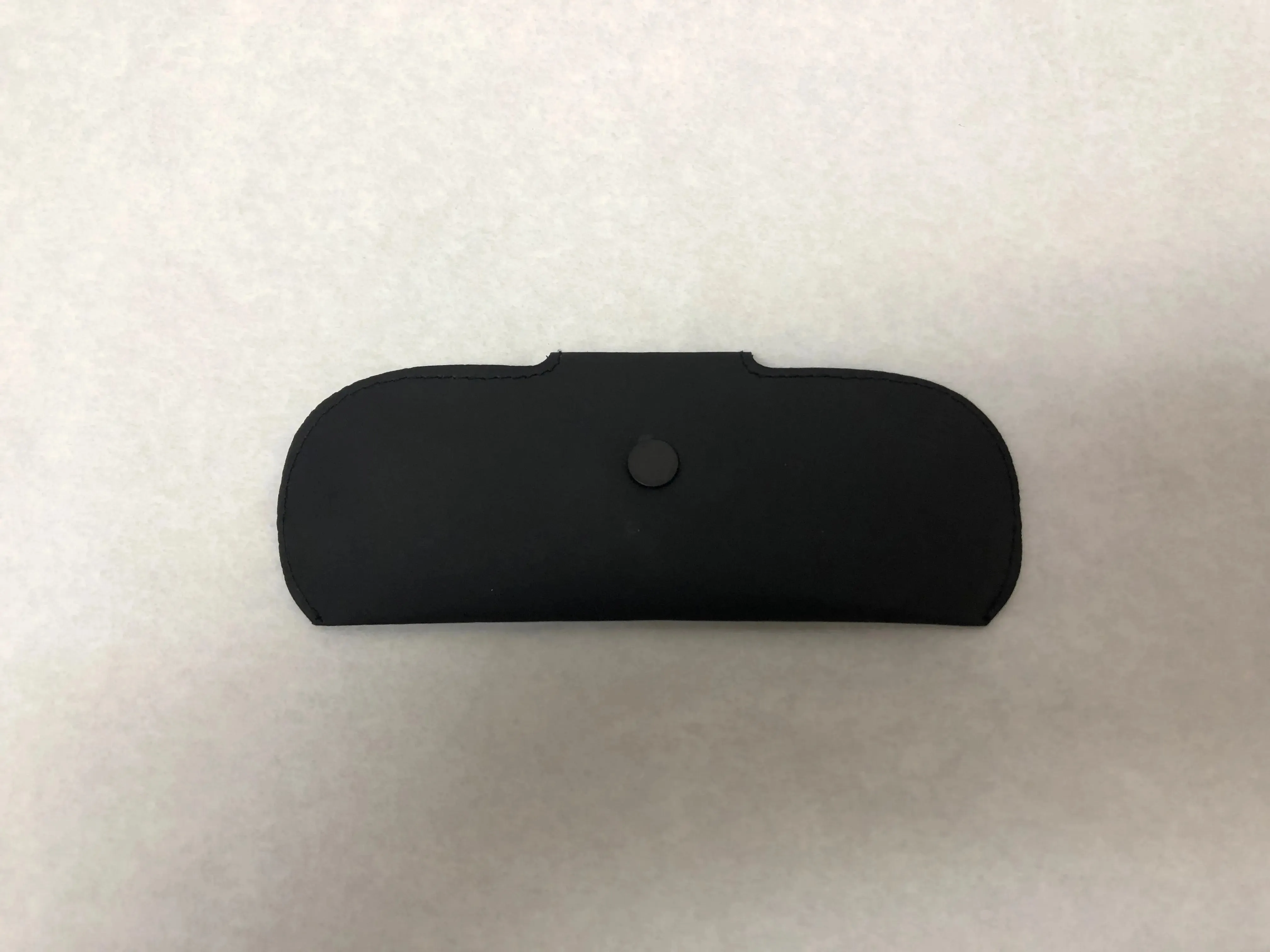 Manhattan Design Studio Black Optical Eyeglass Soft Case and Storage| KMOPT-105