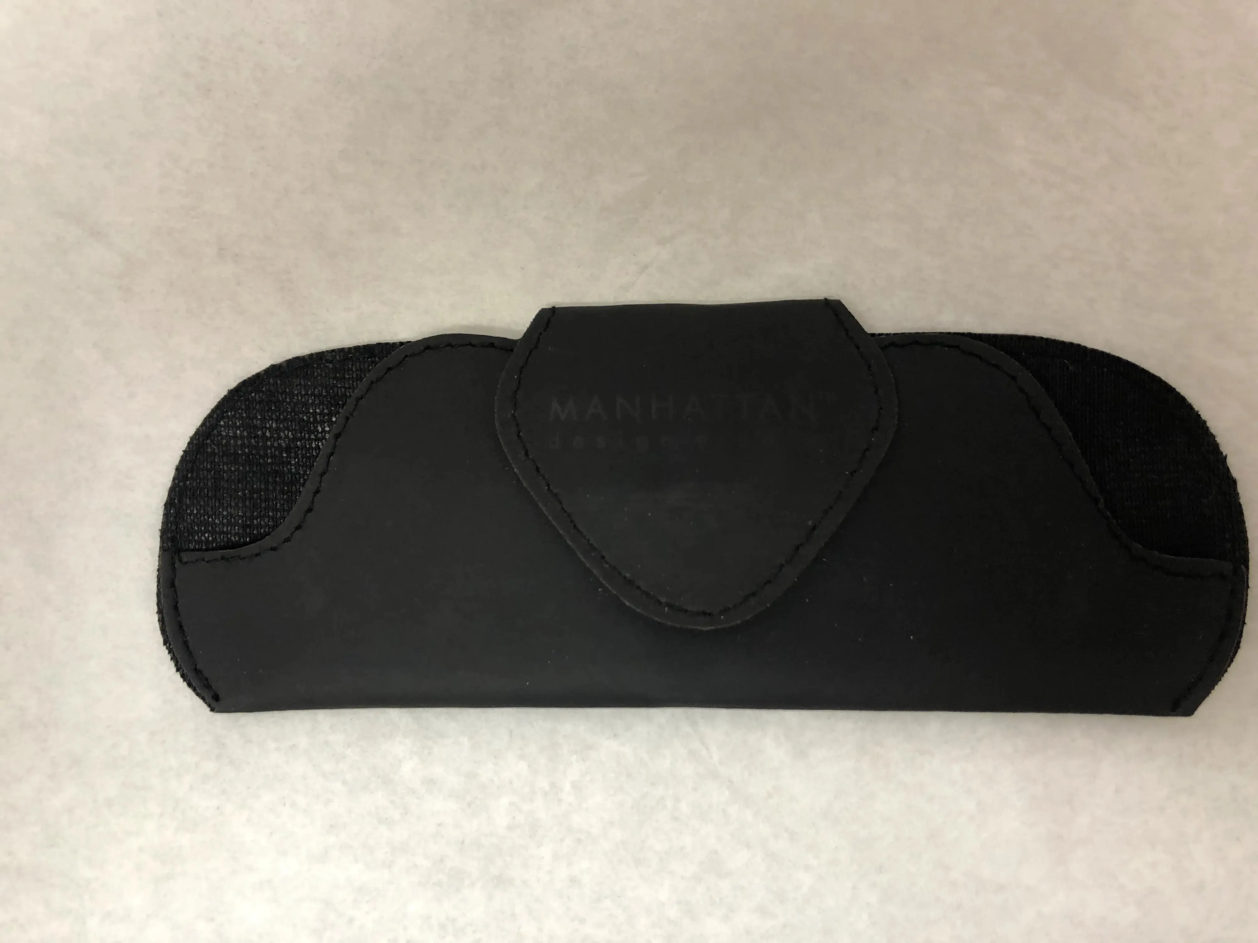 Manhattan Design Studio Black Optical Eyeglass Soft Case and Storage| KMOPT-105