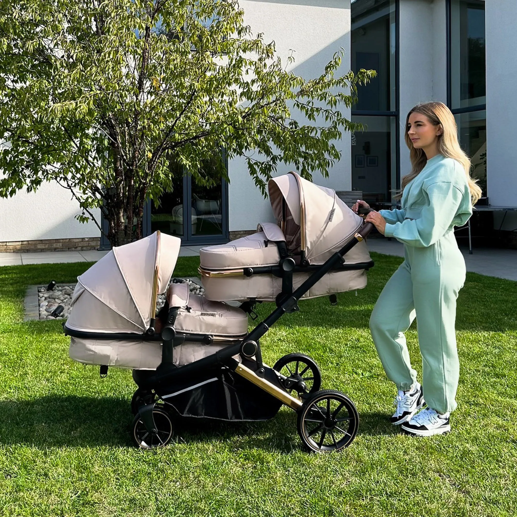 MB33 Tandem Pushchair - Giraffe