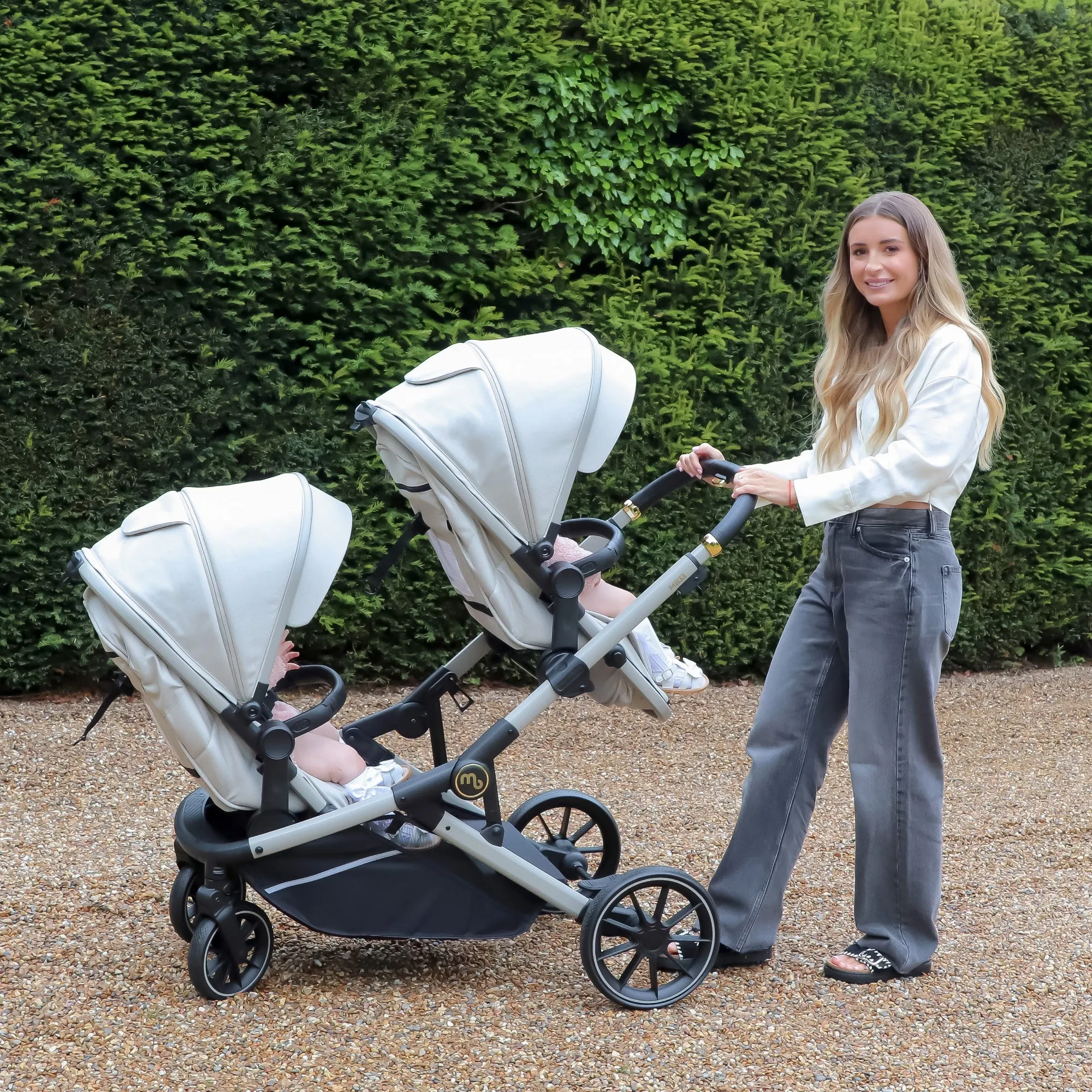 MB33 Tandem Pushchair with 2 Infant Carriers & 2 Bases - Ivory