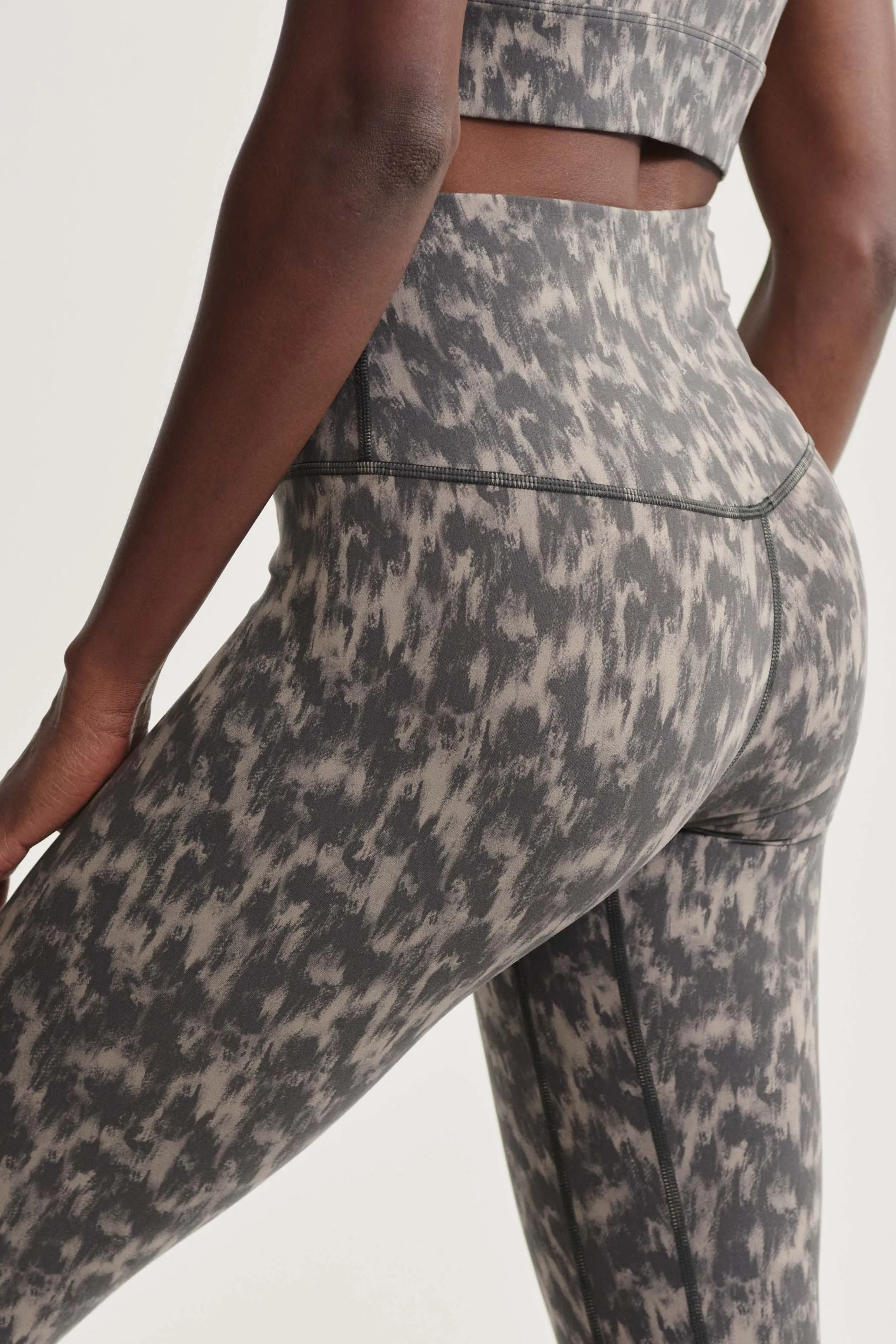 Move High Legging