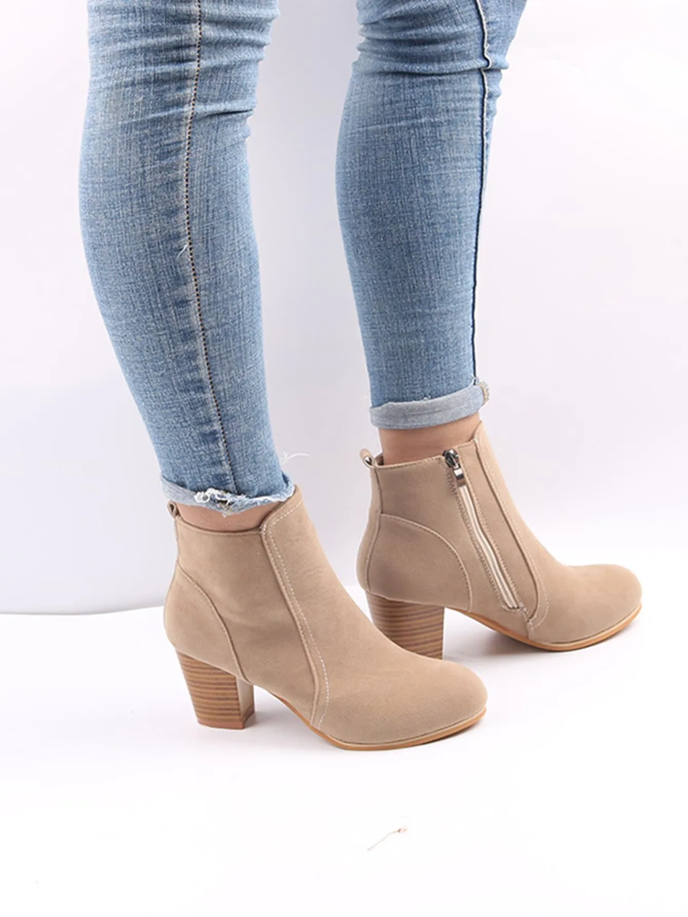 Round Toe Chunky Heeled Classic Suede Boots - Apricot