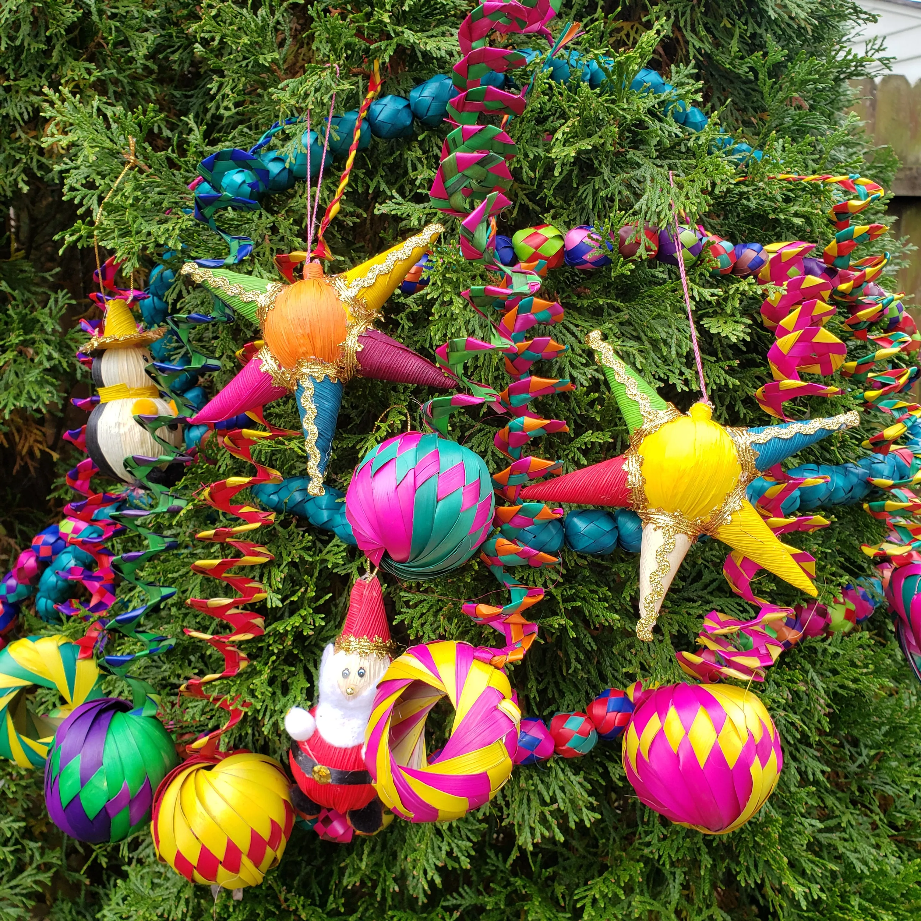 Set of 6 Mexican Palm Leaf Handmade Woven Spheres Christmas Ornaments
