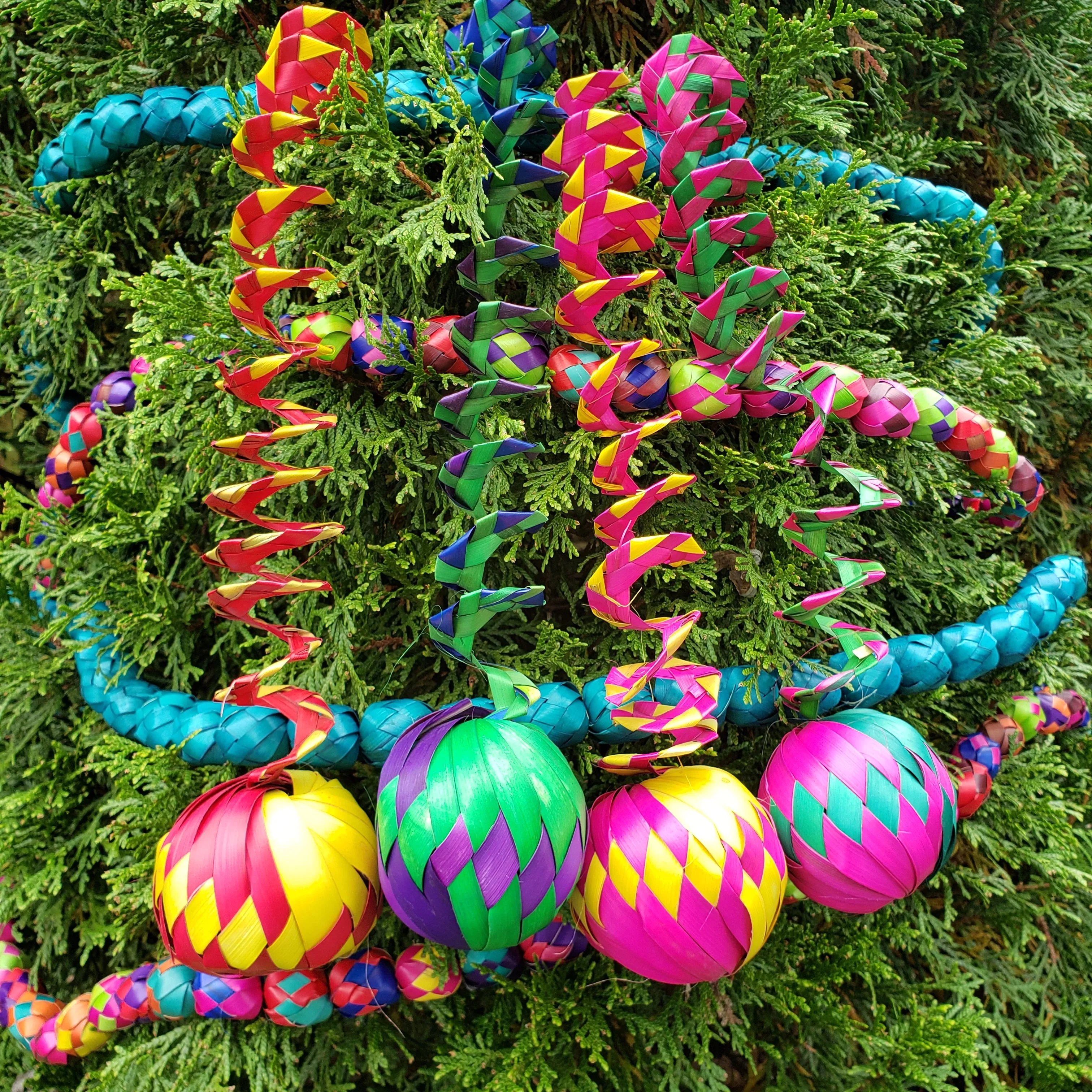 Set of 6 Mexican Palm Leaf Handmade Woven Spheres Christmas Ornaments