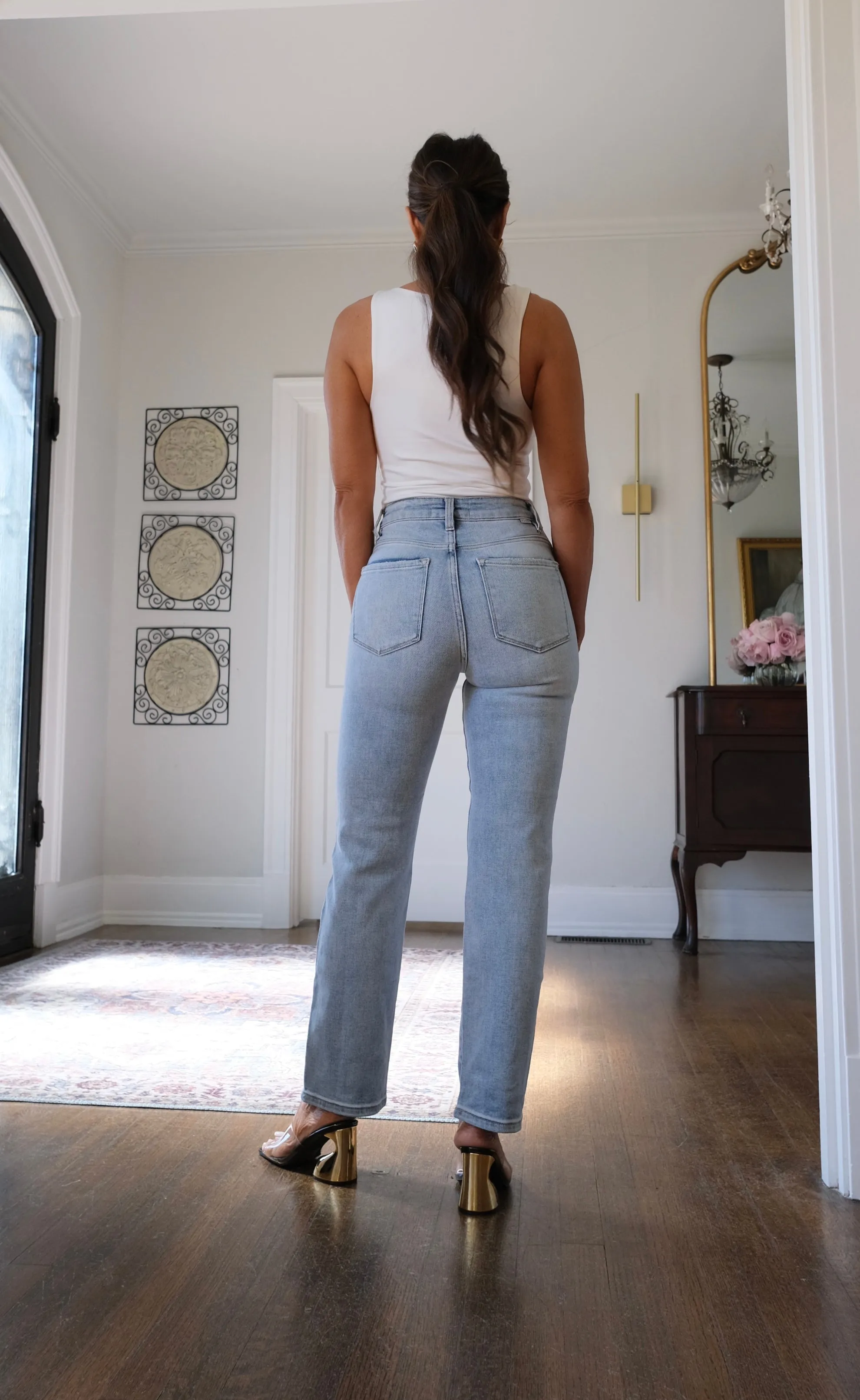 Seven light wash high rise straigh jean