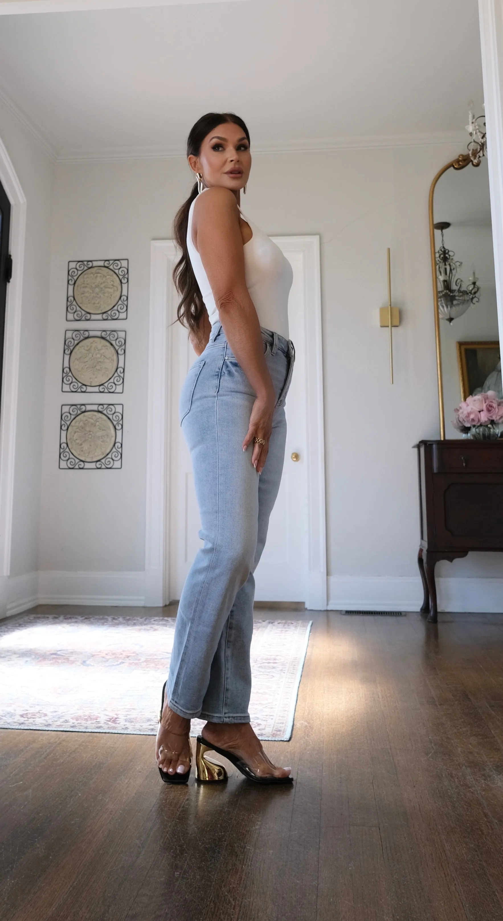 Seven light wash high rise straigh jean