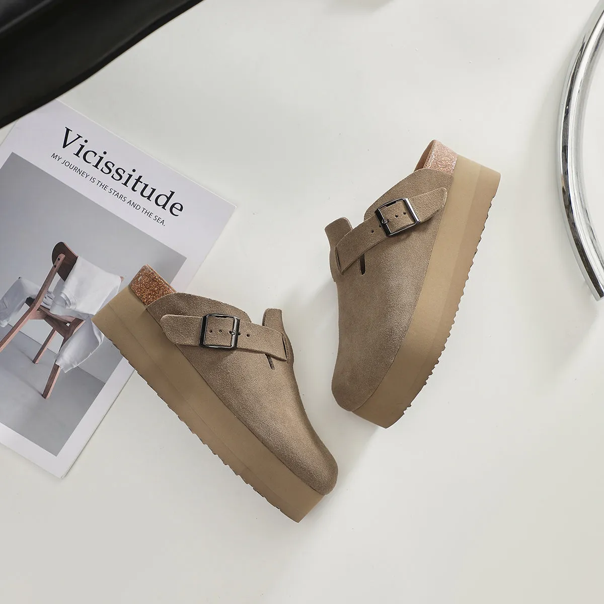 THICK-SOLED CLOSED-TOE SANDALS 5873