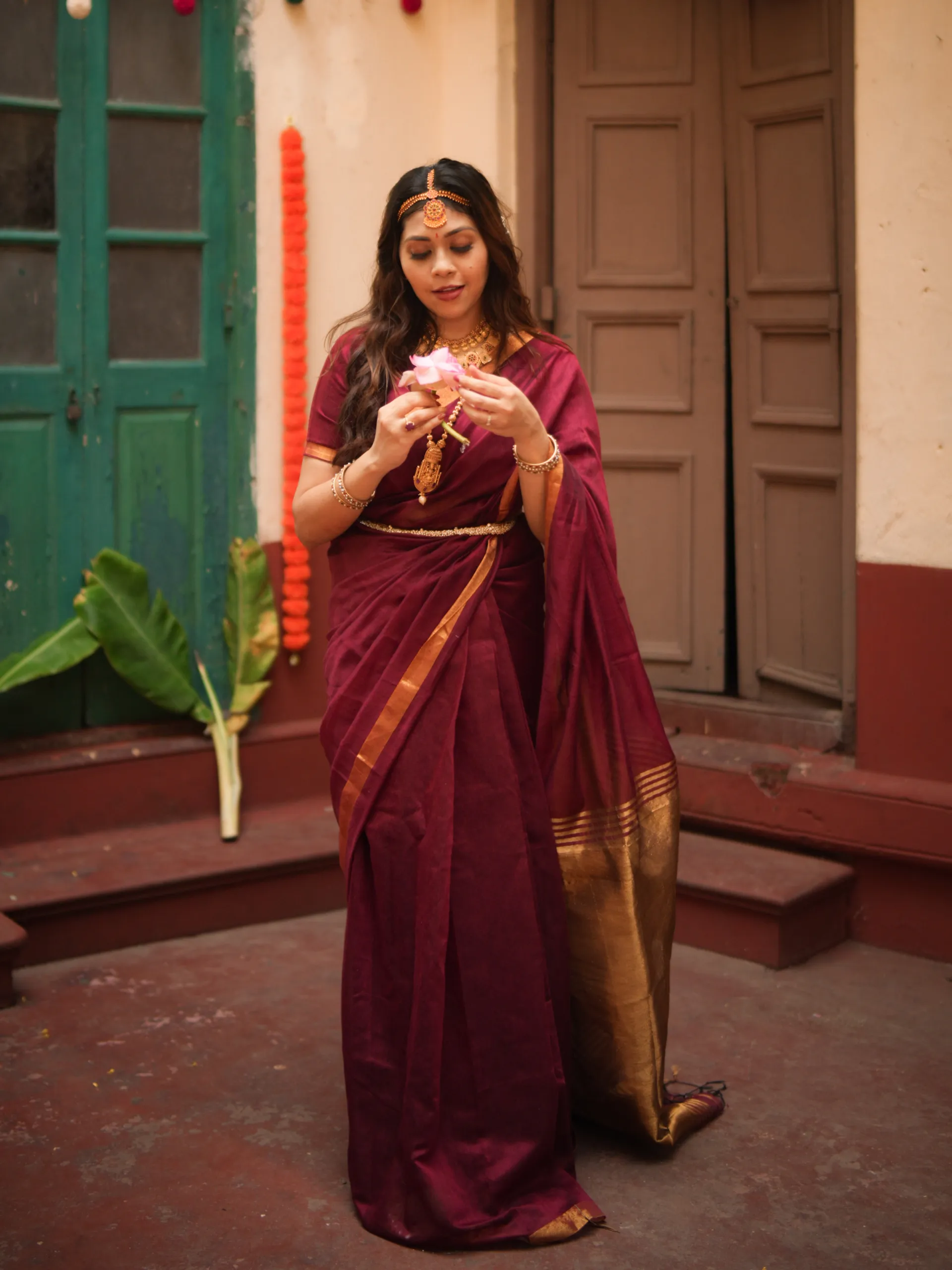 Wine Cotton Handloom Saree with Bronze Pallu with Blouse Fabric